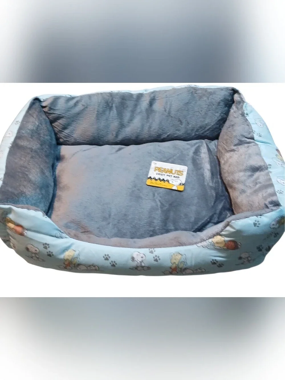 Peanuts -New Snoopy Camp Pet Cozy Cuddler Beagle Bed Peanut Characters All Sides